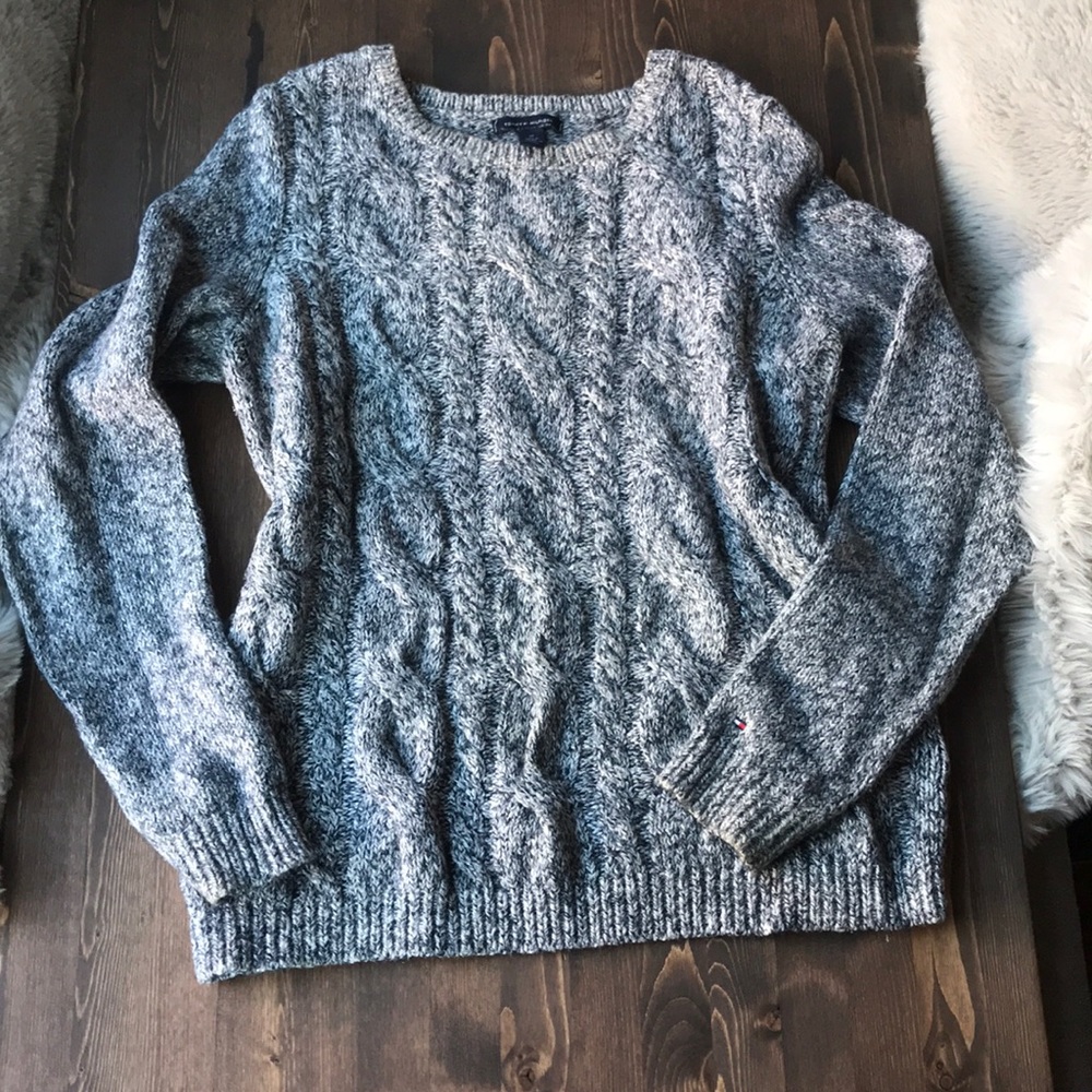 Tommy Hilfiger blue/gray cable knit sweater